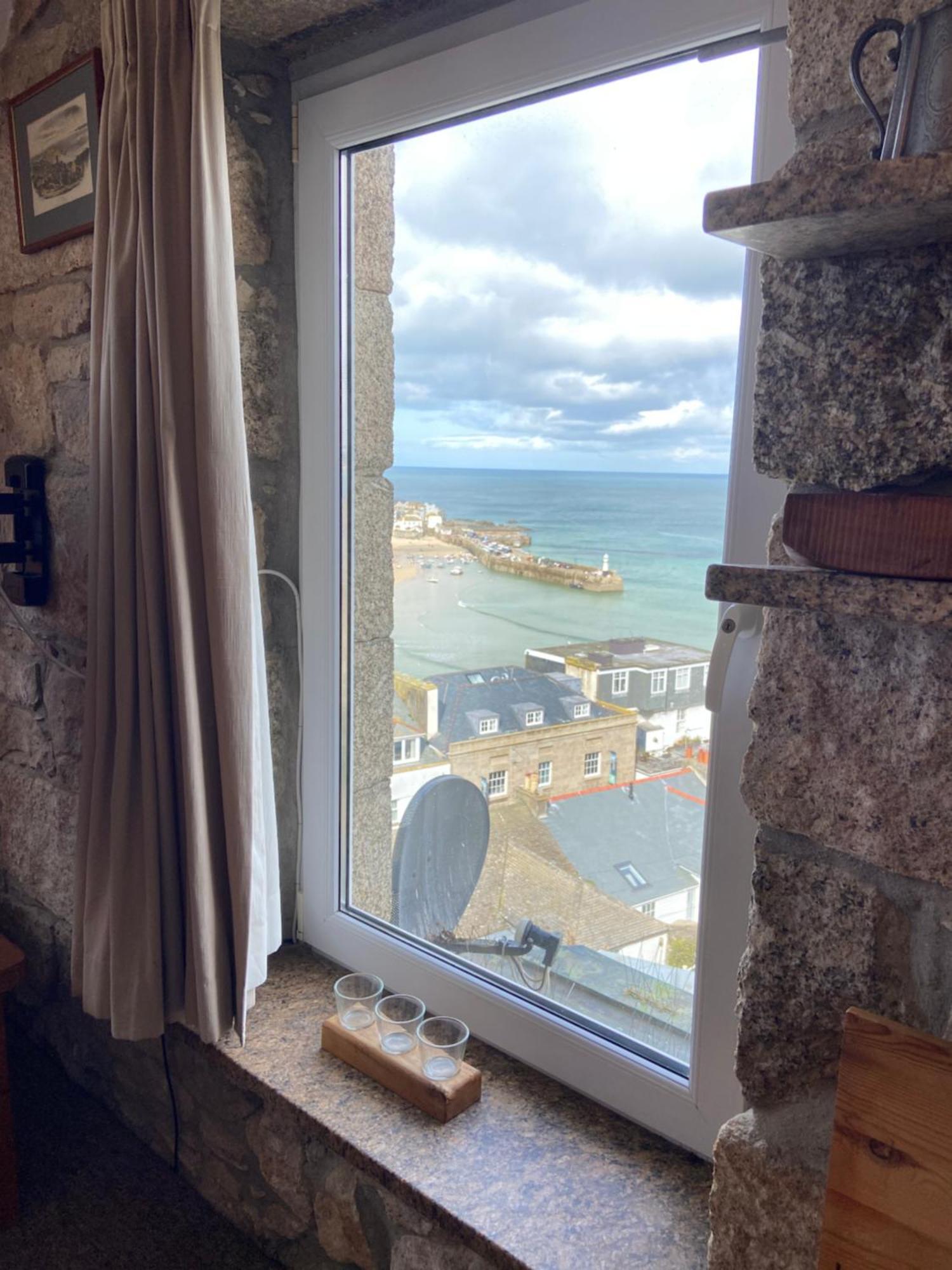 The Penthouse Apartment With An 18Ft By 14Ft Balcony With Amazing Views Over St Ives Harbour And Bay Perfect From Alfresco Dining And Sunbathing, Onsite Parking, Larger Groups Book Our Connecting Apartments Экстерьер фото